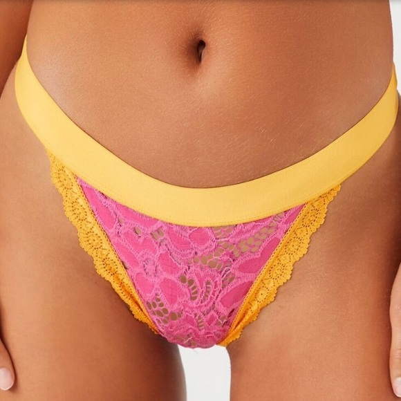 Forever 21 Contrast Lace Bikini Panties - Picture 2 of 6